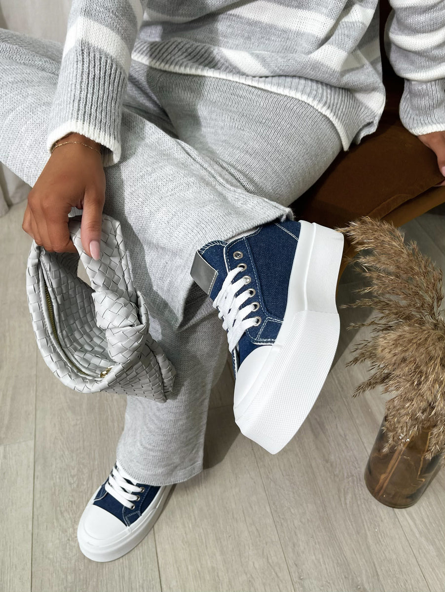 Luxe Bee Decorative Lace Up Platform Trainers