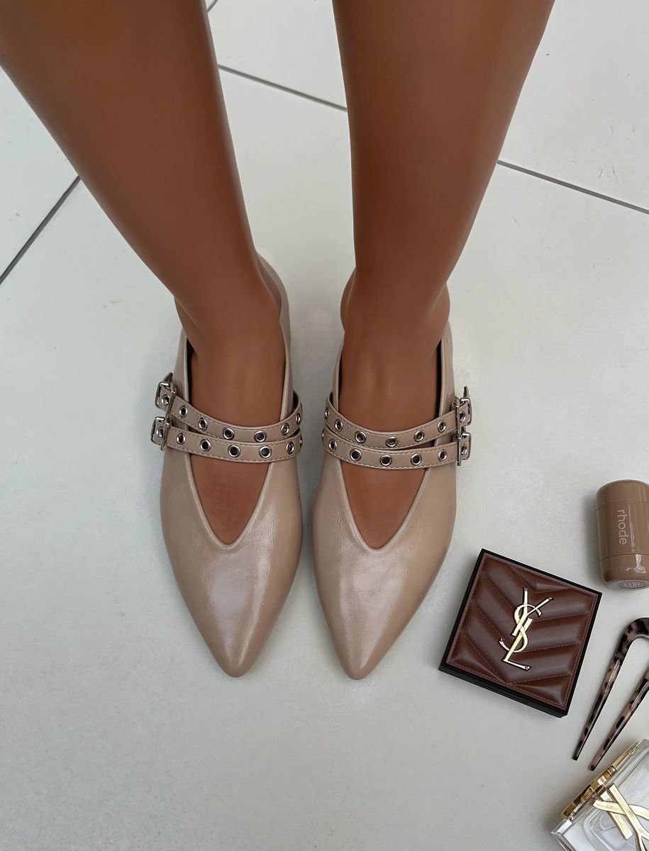 Low Heel Double Buckle Eyelet Strap Pointed Flat Shoes