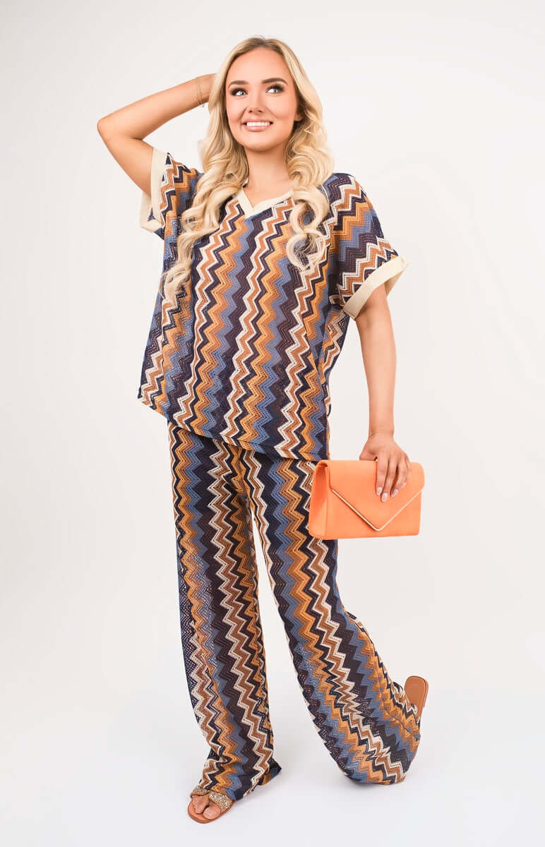 V Neck Short Sleeve Co-Ord Set with Zigzag Detail by Moda