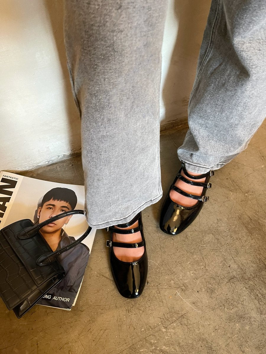 Strappy Buckle Detail Flat Shoes